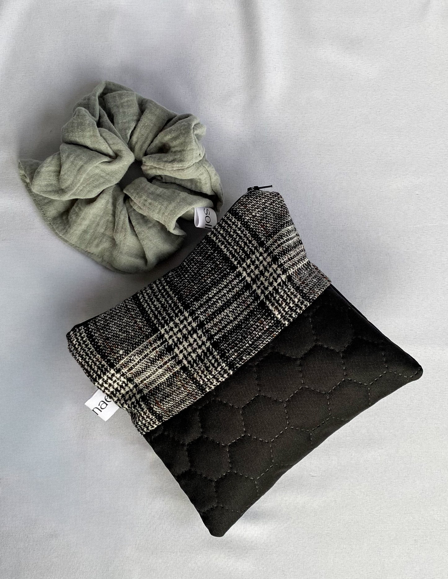 Neszesszer és scrunchie szett