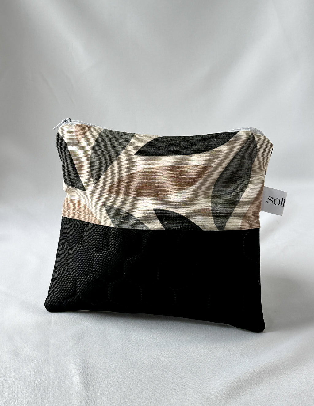 ELLA pouch