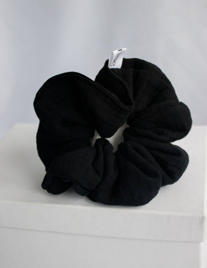 LOLA scrunchie