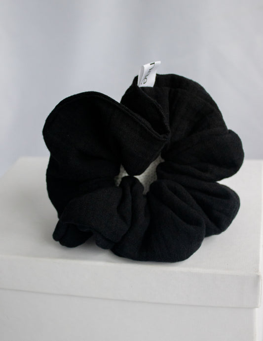 LOLA scrunchie
